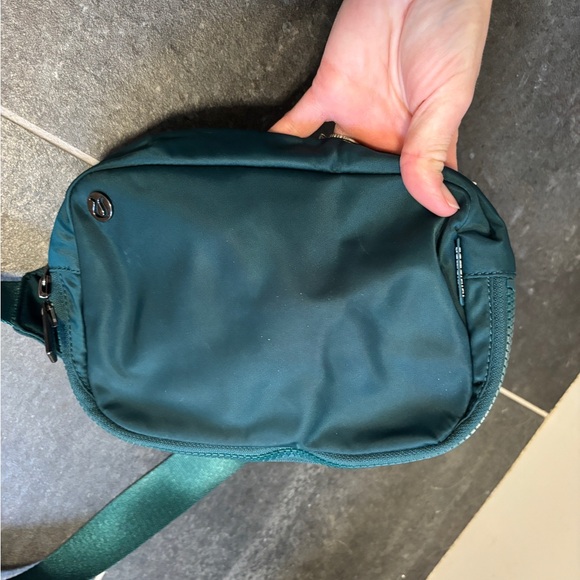 Perfect Condition Lululemon Crossbody Bag - Picture 2 of 4